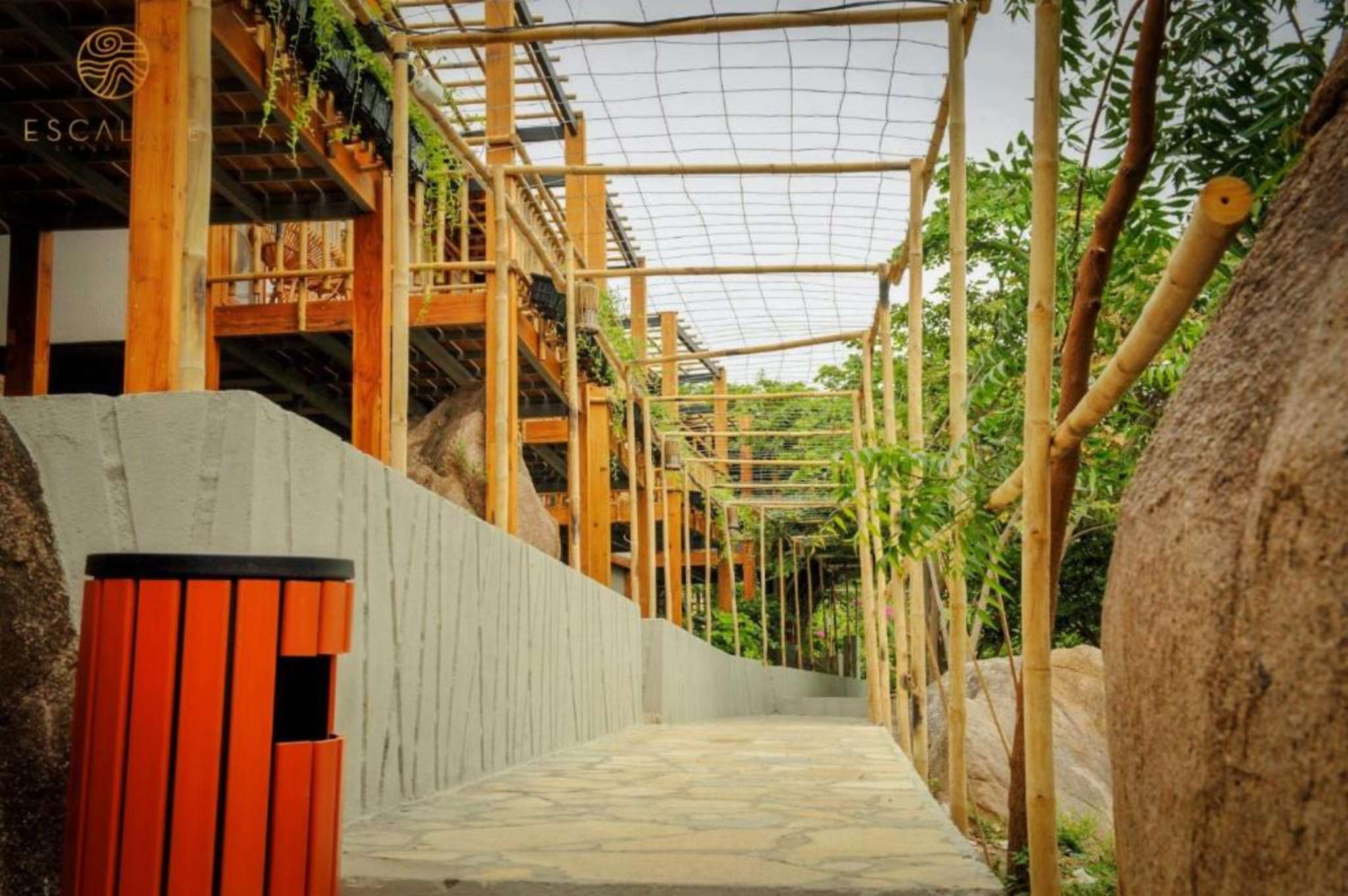 Không gian ngoài trời tại Escalade Experience 